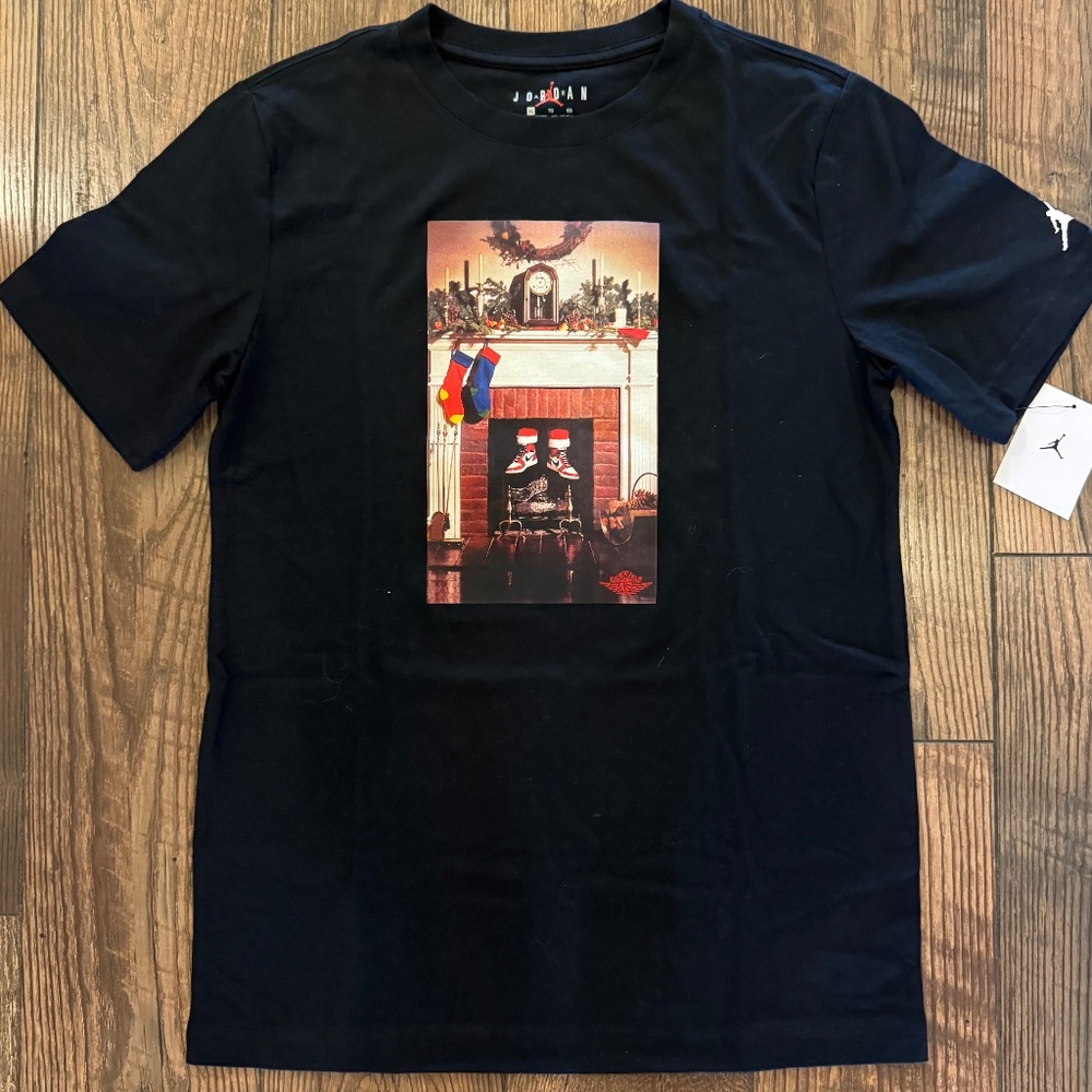 NWT - Jordan Christmas Dunks T-shirt - Boys sz XL